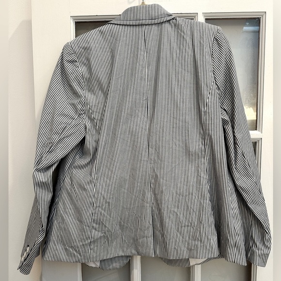 Lane Bryant Denim Blue and White Pinstripe Blazer Jacket Plus Size 16 Career - Picture 3 of 12